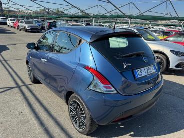 LANCIA CERTIFIED Lancia Ypsilon Iii 2021 1.0 Firefly Hybrid Gold Plus S And S 70cv Usata - City Car Ibrido Blu - Biella - 2447549_3