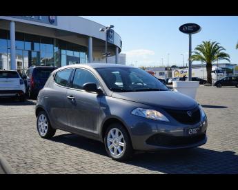 LANCIA CERTIFIED Lancia Ypsilon 3&ordf; Serie 1.2 69 Cv 5 Porte Gpl Ecochic Elefantino Usata - City Car  Grigio - Pineto - 2447602_3