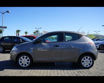 LANCIA CERTIFIED Lancia Ypsilon 3&ordf; Serie 1.2 69 Cv 5 Porte Gpl Ecochic Elefantino Usata - City Car  Grigio - Pineto - 2447602_4
