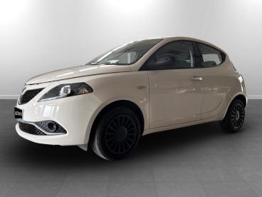 LANCIA CERTIFIED Lancia Ypsilon Iii 2021 1.0 Firefly Hybrid Silver S And S 70cv Usata - City Car Ibrido Bianco - Torino - 2448339_1