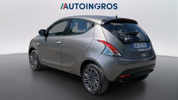 LANCIA CERTIFIED Lancia Ypsilon Iii 2021 1.0 Firefly Hybrid Silver S And S 70cv Usata - City Car Ibrido Grigio - Torino - 2448369_3