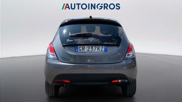 LANCIA CERTIFIED Lancia Ypsilon Iii 2021 1.0 Firefly Hybrid Silver S And S 70cv Usata - City Car Ibrido Grigio - Torino - 2448369_4