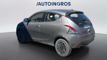 LANCIA CERTIFIED Lancia Ypsilon Iii 2021 1.0 Firefly Hybrid Silver S And S 70cv Usata - City Car Ibrido Grigio - Torino - 2448388_3