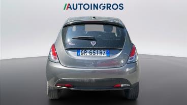 LANCIA CERTIFIED Lancia Ypsilon Iii 2021 1.0 Firefly Hybrid Silver S And S 70cv Usata - City Car Ibrido Grigio - Torino - 2448388_4