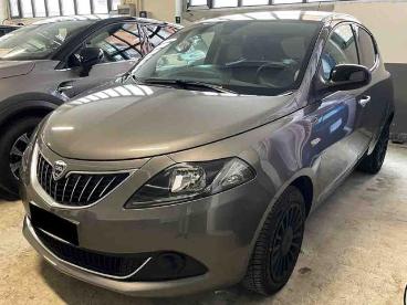 LANCIA CERTIFIED Lancia Ypsilon 1.0 Firefly 5 Porte S And S Hybrid Silver Usata - City Car Ibrido Grigio - Carmagnola - 2450442_1
