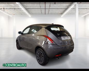 LANCIA CERTIFIED Lancia Ypsilon Iii 2021 1.0 Firefly Hybrid Gold S And S 70cv 5p.t Usata - City Car Ibrido Grigio - Viterbo - 2452949_5