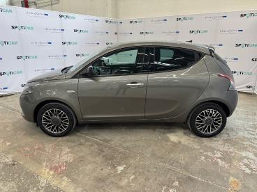 LANCIA CERTIFIED Lancia Ypsilon 1.0 Firefly 70cv S&s Hybrid Gold Plus Usata - City Car Ibrido Grigio - Roma - 2453009_4