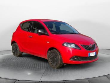 LANCIA CERTIFIED Lancia Ypsilon 1.0 70cv Hybrid Silver Usata - City Car Ibrido Rosso - Fisciano - 2453893_2
