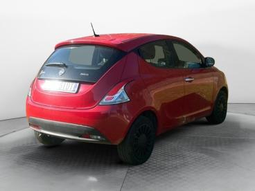 LANCIA CERTIFIED Lancia Ypsilon 1.0 70cv Hybrid Silver Usata - City Car Ibrido Rosso - Fisciano - 2453893_3