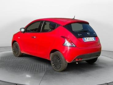 LANCIA CERTIFIED Lancia Ypsilon 1.0 70cv Hybrid Silver Usata - City Car Ibrido Rosso - Fisciano - 2453893_4