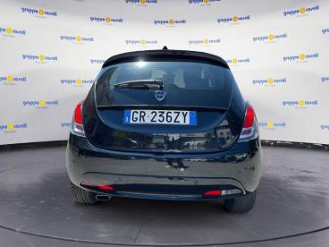 LANCIA CERTIFIED Lancia Ypsilon New 5 Porte My24 1.0 Firefly 70 Cvstart And Stop H Usata - City Car Ibrido Nero - Roma - 2456877_5