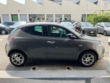 LANCIA CERTIFIED Lancia Ypsilon 1.0 Firefly 70cv S And S Hybrid Gold Usata - City Car Ibrido Grigio - Milano - 2457107_5