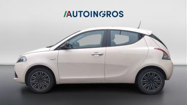 LANCIA CERTIFIED Lancia Ypsilon Iii 2021 1.0 Firefly Hybrid Gold S And S 70cv Usata - City Car Ibrido Bianco - Torino - 2458302_2