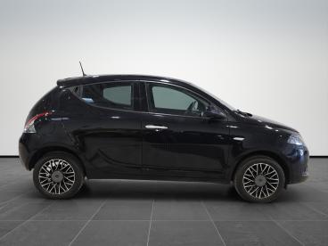 LANCIA CERTIFIED Lancia Ypsilon 1.0 Firefly Hybrid Oro S And S 70cv Usata - City Car Ibrido Nero - Pistoia - 2458742_4
