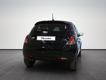 LANCIA CERTIFIED Lancia Ypsilon 1.0 Firefly Hybrid Oro S And S 70cv Usata - City Car Ibrido Nero - Pistoia - 2458742_5