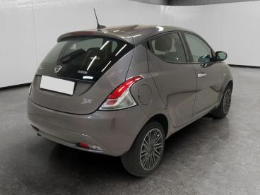 LANCIA CERTIFIED Lancia Ypsilon 1.0 Firefly Hybrid Gold S And S 70cv Usata - City Car Ibrido Grigio - Cuneo - 2460034_5