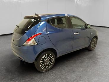 LANCIA CERTIFIED Lancia Ypsilon 1.0 Firefly Hybrid Platino S And S 70cv Usata - City Car Ibrido Blu - Cuneo - 2460037_5