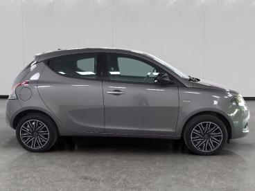 LANCIA CERTIFIED Lancia Ypsilon 1.0 Firefly Hybrid Gold S And S 70cv Usata - City Car Ibrido Grigio - Cuneo - 2460050_5