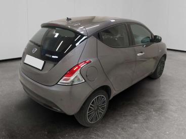 LANCIA CERTIFIED Lancia Ypsilon 1.0 Firefly Hybrid Gold S And S 70cv 5p.ti Usata - City Car Ibrido Grigio - Cuneo - 2460052_5