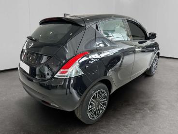 LANCIA CERTIFIED Lancia Ypsilon 1.0 Firefly Hybrid Oro S And S 70cv Usata - City Car Ibrido Nero - Cuneo - 2460056_5
