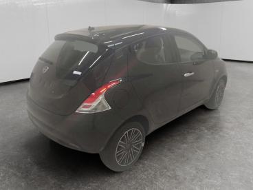 LANCIA CERTIFIED Lancia Ypsilon 1.0 Firefly Hybrid Platino S And S 70cv Usata - City Car Ibrido Nero - Cuneo - 2460057_5