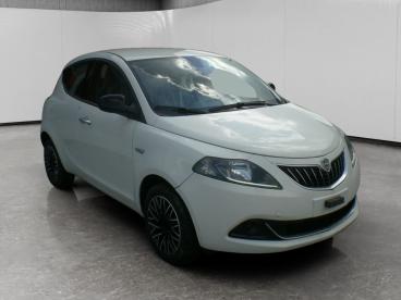 LANCIA CERTIFIED Lancia Ypsilon 1.0 Firefly Hybrid Platino S And S 70cv Usata - City Car Ibrido Bianco - Cuneo - 2460070_3