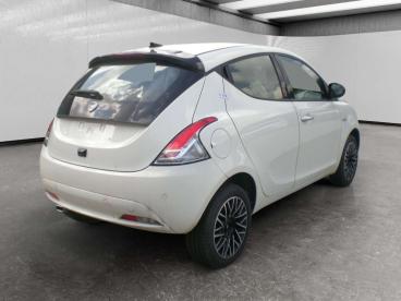 LANCIA CERTIFIED Lancia Ypsilon 1.0 Firefly Hybrid Platino S And S 70cv Usata - City Car Ibrido Bianco - Cuneo - 2460070_5