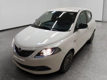 LANCIA CERTIFIED Lancia Ypsilon 1.0 Firefly Hybrid Platino S And S 70cv Usata - City Car Ibrido Bianco - Cuneo - 2460072_1