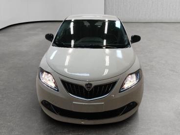LANCIA CERTIFIED Lancia Ypsilon 1.0 Firefly Hybrid Platino S And S 70cv Usata - City Car Ibrido Bianco - Cuneo - 2460072_3
