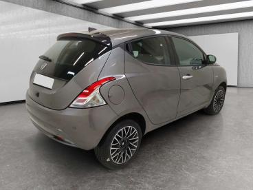 LANCIA CERTIFIED Lancia Ypsilon 1.0 Firefly Hybrid Platino S And S 70cv Usata - City Car Ibrido Grigio - Cuneo - 2460084_5