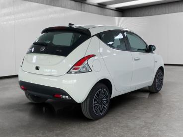 LANCIA CERTIFIED Lancia Ypsilon 1.0 Firefly Hybrid Gold S And S 70cv Usata - City Car Ibrido Bianco - Cuneo - 2460089_5
