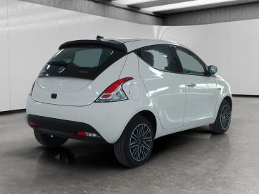 LANCIA CERTIFIED Lancia Ypsilon 1.0 Firefly Hybrid Gold S And S 70cv Usata - City Car Ibrido Bianco - Cuneo - 2460090_5
