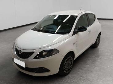LANCIA CERTIFIED Lancia Ypsilon 1.0 Firefly Hybrid Gold S And S 70cv Usata - City Car Ibrido Bianco - Cuneo - 2460095_2
