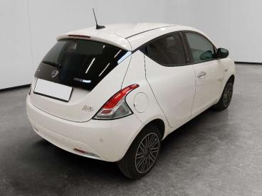 LANCIA CERTIFIED Lancia Ypsilon 1.0 Firefly Hybrid Gold S And S 70cv Usata - City Car Ibrido Bianco - Cuneo - 2460095_5