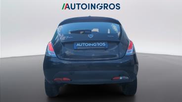 LANCIA CERTIFIED Lancia Ypsilon Iii 2021 1.0 Firefly Hybrid Silver S And S 70cv Usata - City Car Ibrido Nero - Torino - 2461059_4