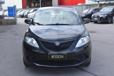 LANCIA CERTIFIED Lancia Ypsilon Iii 2015 1.2 Elefantino Blu S And S 69cv My19 Usata - City Car Benzina Nero - Brescia - 2461065_2