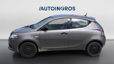 LANCIA CERTIFIED Lancia Ypsilon Iii 2015 1.0 Firefly Hybrid Silver S And S 70cv Usata - City Car Ibrido Grigio - Torino - 2461655_2