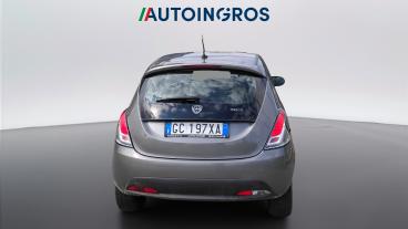 LANCIA CERTIFIED Lancia Ypsilon Iii 2015 1.0 Firefly Hybrid Silver S And S 70cv Usata - City Car Ibrido Grigio - Torino - 2461655_4