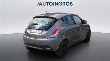 LANCIA CERTIFIED Lancia Ypsilon Iii 2015 1.0 Firefly Hybrid Silver S And S 70cv Usata - City Car Ibrido Grigio - Torino - 2461655_5