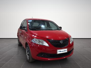 LANCIA CERTIFIED Lancia Ypsilon 1.0 Hybrid Silver S And S 70cv Usata - City Car Ibrido Rosso - Pistoia - 2462570_3