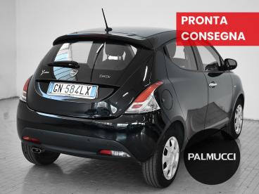 LANCIA CERTIFIED Lancia Ypsilon 1.0 Firefly 70cv Hybrid Gold Usata - City Car Ibrido Nero - Prato - 2462576_3