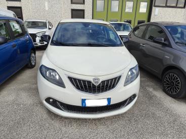 LANCIA CERTIFIED Lancia Ypsilon 1.0 Firefly 5 Porte S And S Hybrid Platino Usata - City Car Ibrido Bianco - Avezzano - 2463032_2