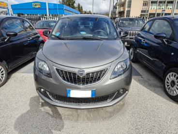 LANCIA CERTIFIED Lancia Ypsilon 1.0 Firefly 5 Porte S And S Hybrid Platino Usata - City Car Ibrido Grigio - Avezzano - 2463033_5
