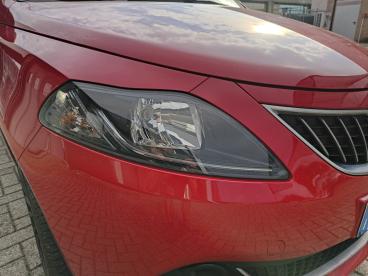 LANCIA CERTIFIED Lancia Ypsilon Iii 2021 1.0 Firefly Hybrid Silver S And S 70cv Usata - City Car Ibrido Rosso - Charvensod - 2463884_3
