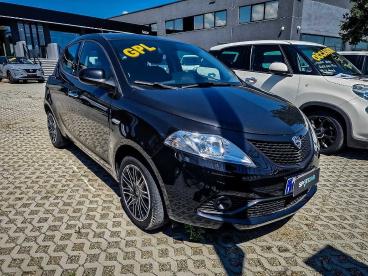 SPOTICAR Lancia Ypsilon Iii 2015 5 Porte 1.2 Ecochic 69cv Silver Usata - City Car Gpl-metano Nero - Rivoli - 1202466400_2