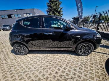 SPOTICAR Lancia Ypsilon Iii 2015 5 Porte 1.2 Ecochic 69cv Silver Usata - City Car Gpl-metano Nero - Rivoli - 1202466400_5