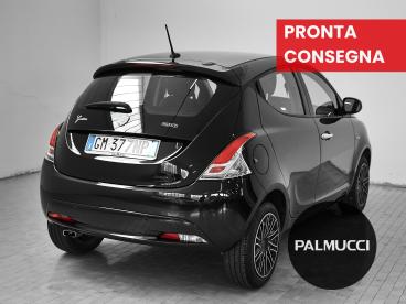 LANCIA CERTIFIED Lancia Ypsilon 1.0 Firefly 70cv Hybrid Gold Usata - City Car Ibrido Nero - Prato - 2467242_3