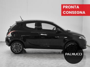 LANCIA CERTIFIED Lancia Ypsilon 1.0 Firefly 70cv Hybrid Gold Usata - City Car Ibrido Nero - Prato - 2467242_5
