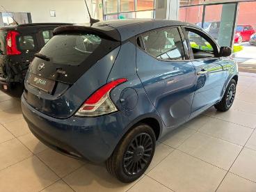 LANCIA CERTIFIED Lancia Ypsilon 1.0 Firefly 70 Cv Start And Stop Hybrid Silver Usata - City Car Ibrido Blu - Verbania - 2467654_3