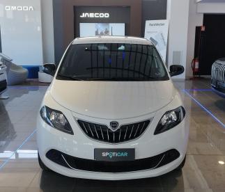 LANCIA CERTIFIED Lancia Ypsilon 1.0 Firefly 70cv Hybrid Platino Usata - City Car Ibrido Bianco - Foggia - 2468139_2